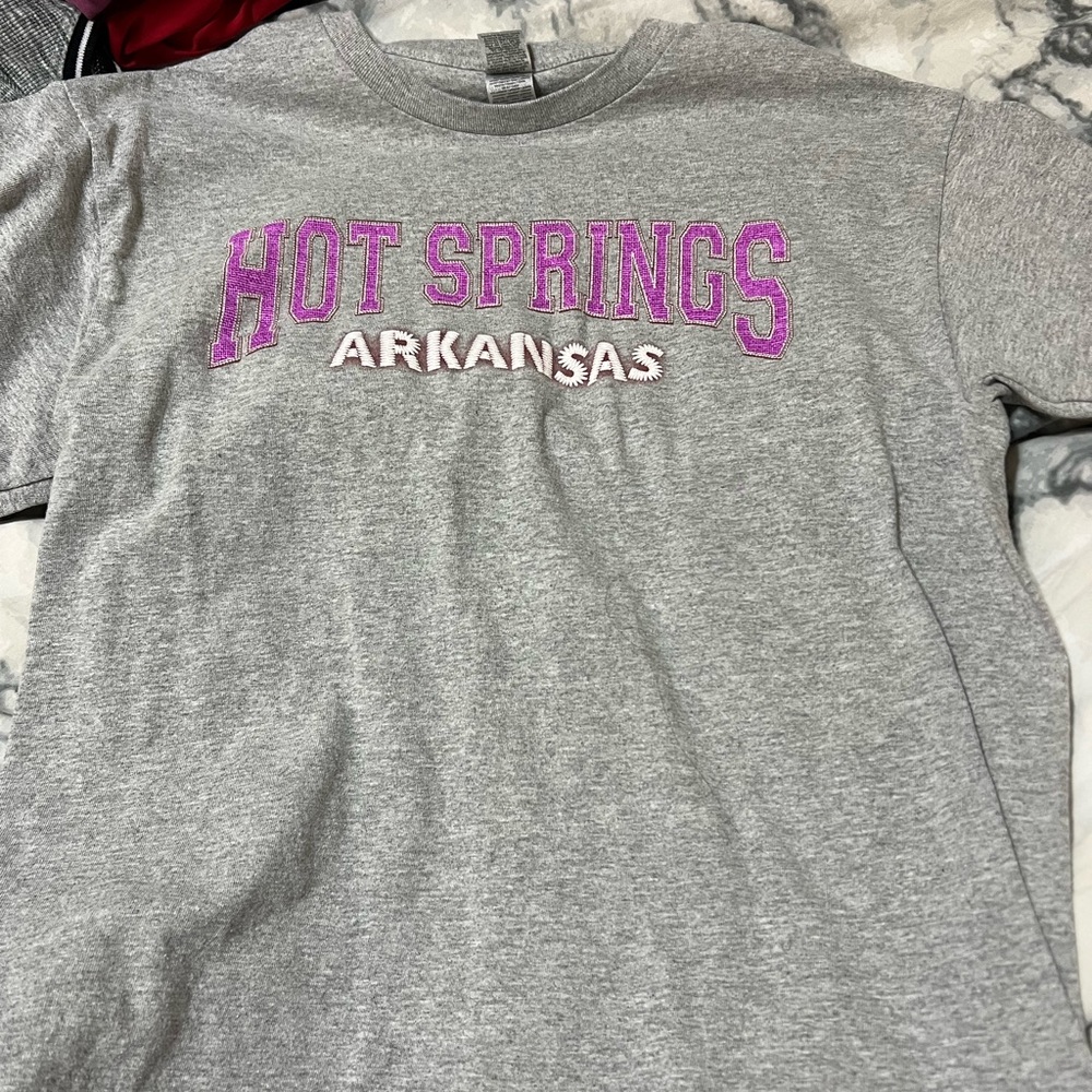 Gray short sleeve shirt